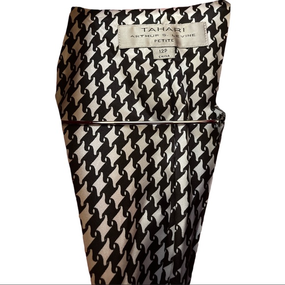 Tahari red fall dress coat. Size 12 p - Picture 3 of 4